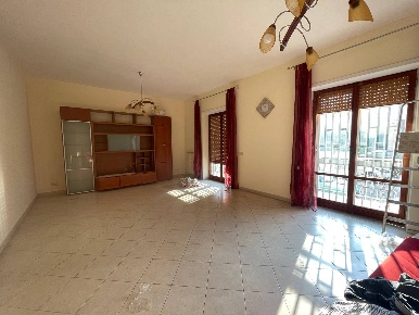 Foto Appartamento in Via Ferrarecce 197, Caserta di 90 m² con 3 locali