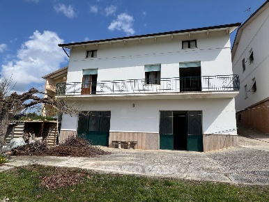 Foto Casa indipendente a Monte San Pietrangeli Centro di 350 m² in vendita