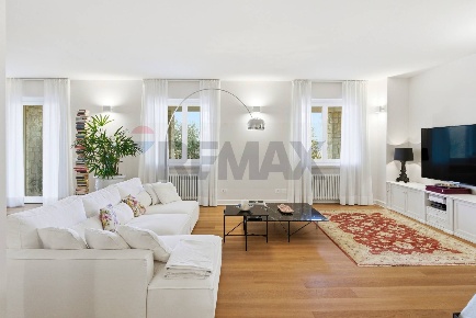 Foto Villa unifamiliare in Via Predelli 26, Cellatica Centro di 660 m²