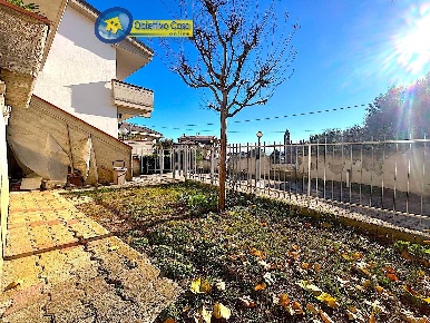 Foto Case semi ndipendenti in via ignazio silone 19, Teramo Centro