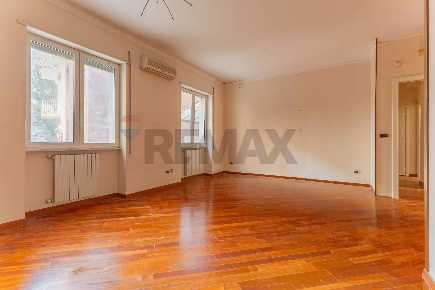 Foto Appartamento in Viale Salandra 5, Bari Picone di 135 m² con 6 locali