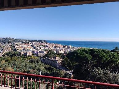 Foto Appartamento in Via Collette, Albissola Marina di 90 m² con 4 locali