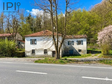 Foto Rustico in località fornace, Piana Crixia Pontevecchio di 400 m²