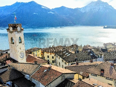 Foto Appartamento in Piazza Vittorio Emanuele II snc, Lovere di 73 m²