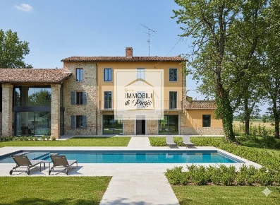 Foto Terreno residenziale in Strada Farnese, Fontevivo di 65000 m²
