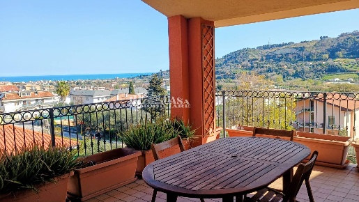 Foto Appartamento in san pietro 15, Grottammare Centro di 118 m² in vendita