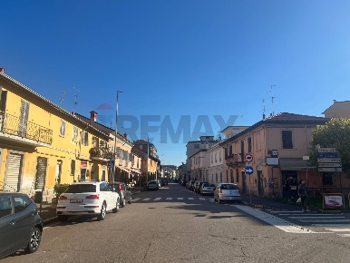 Foto Bar in Via Roma, Magenta Centro di 70 m² con 2 locali in vendita