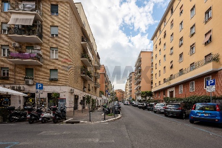 Foto Appartamento in Via Lucrino 26, Roma Africano - Villa Chigi di 80 m²