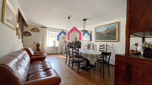 Foto Appartamento a Villa Basilica Centro di 235 m² con 8 locali in vendita