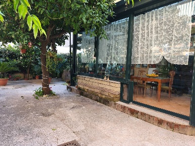 Foto Villa unifamiliare a Arzano di 176 m² con 7 locali in vendita