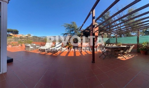 Foto Appartamento in Via della Mendola, Roma Cortina d'Ampezzo di 120 m²