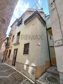 Foto Case semi ndipendenti in VIA GIUSEPPE GARIBALDI 5, San Lupo di 107 m²