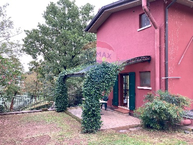 Foto Appartamento in Via Italo Calvino 4, Padenghe sul Garda di 105 m²