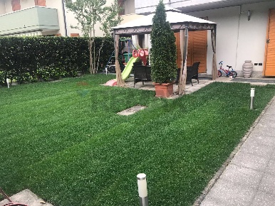 Foto Villa a schiera in Via della Liberazione 16, Pero Centro di 200 m²