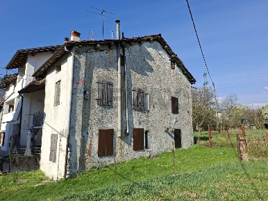 Foto Case semi ndipendenti in Vicolo De Facci 17, Feltre Anzù di 110 m²