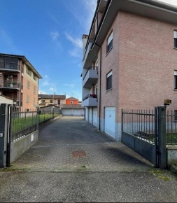 Foto Box a Lacchiarella Centro di 16 m² con 1 locali in vendita