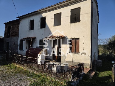 Foto Case semi ndipendenti a Montecarlo di 200 m² con 1 locali in vendita