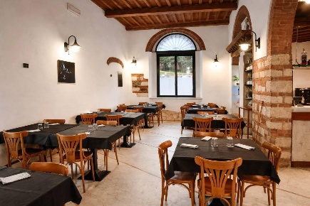 Foto Ristorante a Carrara Stadio, Sant'Antonio, Marasio di 100 m²