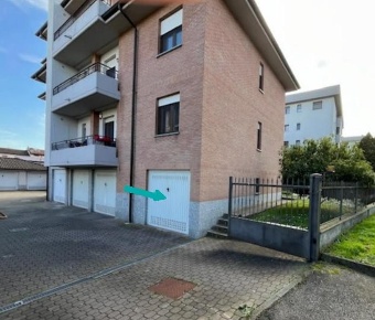 Foto Box a Lacchiarella Centro di 28 m² con 1 locali in vendita