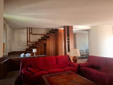 Foto Villa unifamiliare a Fucecchio Centro di 300 m² con 10 locali