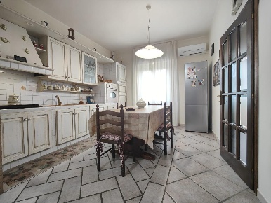 Foto Casa indipendente a Cerreto Guidi Centro di 185 m² con 9 locali