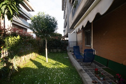 Foto Appartamento a Carrara Marina di Carrara di 125 m² con 5 locali