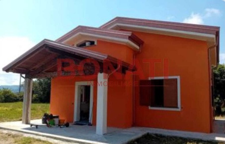 Foto Villa singola a Santo Stefano di Magra Centro di 125 m² con 4 locali