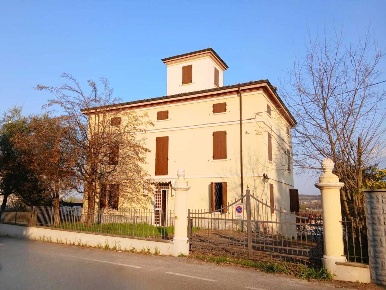 Foto Villa unifamiliare in Via Modenese 1205, Vignola Centro di 520 m²