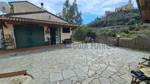 Foto Villa singola in Via Pompeiana, Castellaro di 130 m² con 6 locali