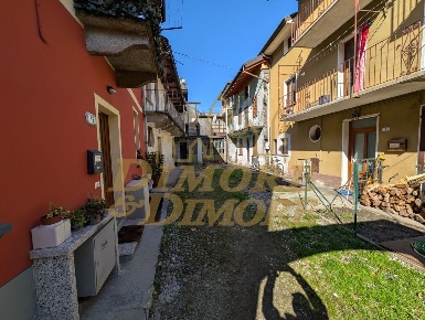 Foto Casa indipendente a Anzola d'Ossola di 200 m² con 8 locali in vendita