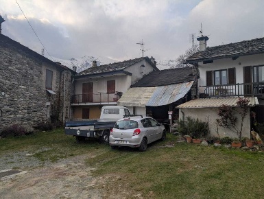 Foto Rustico in Piazza Caduti per la Libertà 34, Corio Centro di 100 m²