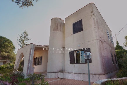 Foto Villa unifamiliare in Via dei Rovi snc, Gela di 203 m² con 10 locali