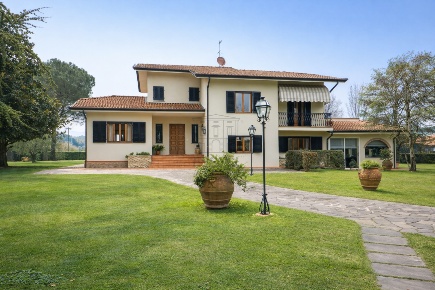 Foto Villa unifamiliare in Traversa II Via Vecchia Pesciatina 84, Lucca
