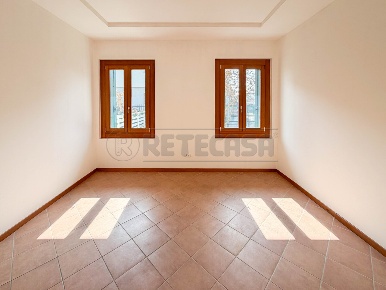 Foto Appartamento in Via San Nicola, Creazzo Centro di 113 m² con 5 locali