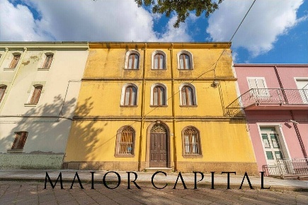 Foto Villa a schiera in Via Rino Canalis snc, Tula di 320 m² con 9 locali