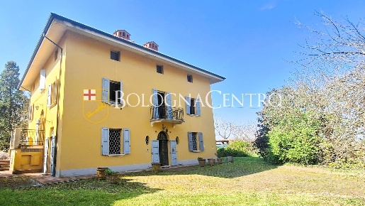 Foto Case semi ndipendenti in Via Storta, Argelato di 500 m² con 18 locali