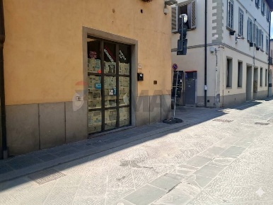 Foto Locale commerciale in Via Mazzini 36, San Giovanni Valdarno di 50 m²