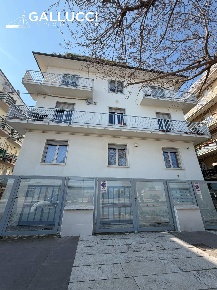 Foto Appartamento in Via Lungomare Matteotti, Pescara di 107 m² in vendita