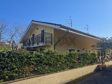 Foto Villa a schiera in Strada Colle San Donato 50, Pescara Tirino