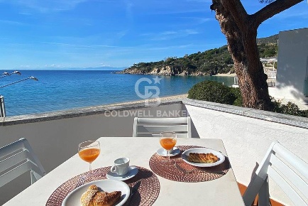 Foto Hotel in Via di Cavoli, Campo nell'Elba di 825 m² con 17 locali