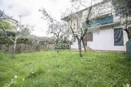 Foto Appartamento in VIA POMAIA, Massarosa Massarosa Paese di 70 m²