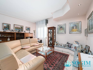 Foto Casa indipendente in Via Cantù, Montorfano Centro di 115 m² in vendita