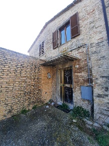 Foto Casa indipendente in frazione Montotto, Monterubbiano di 170 m²