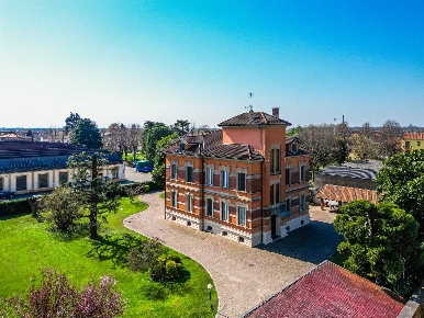 Foto Villa unifamiliare in Via roma 16, Cassolnovo Centro di 850 m²