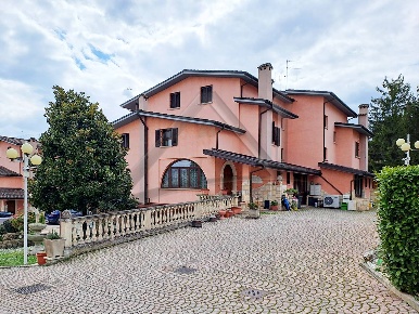 Foto Villa unifamiliare in Via Cappadocia 4, L'Aquila Torretta - Torrione