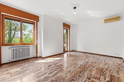 Foto Appartamento in Piazza Tirana, Milano Giambellino di 105 m² in vendita