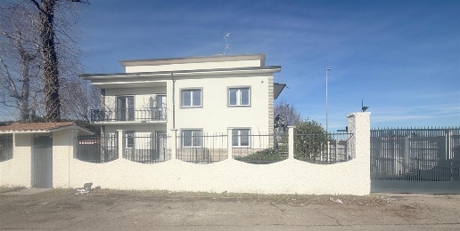 Foto Magazzino in VIA DELLA  BOSCHERONA, Monza Boscherona di 160 m²