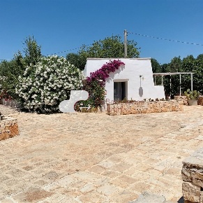 Foto Rustico in contrada Madonna della Grotta, Ceglie Messapica di 400 m²