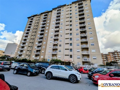 Foto Appartamento a Palermo Calatafimi Alta di 150 m² con 5 locali