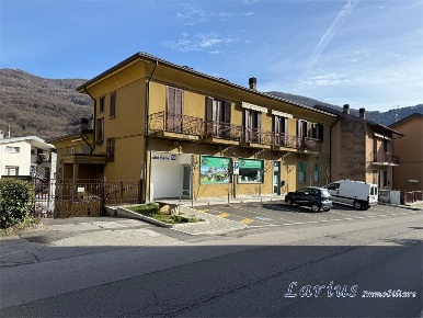 Foto Appartamento in via Vittorio Veneto, Valbrona Osigo di 62 m²